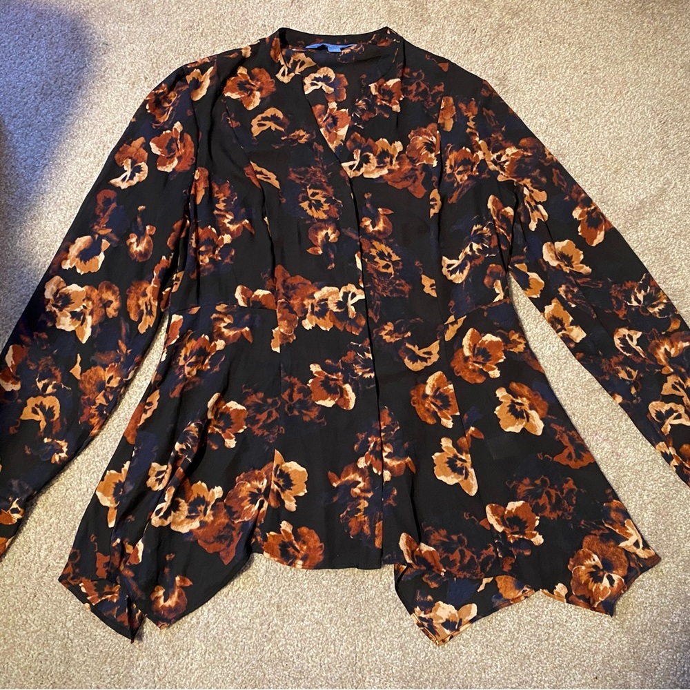 Simply Vera Wang Women’s Medium Floral Blouse Button Up Formal Business Shirt